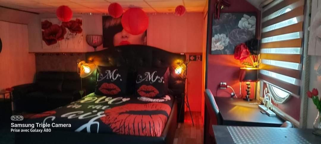 Peniche Morgane 2 Sas Les Betises Hotel Cambrai Ngoại thất bức ảnh